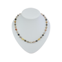 Achat kette mit kristallen aus mehrfarbigen rundpolierten steinen in grau beige orange und gelb mit goldfarbenen abständen