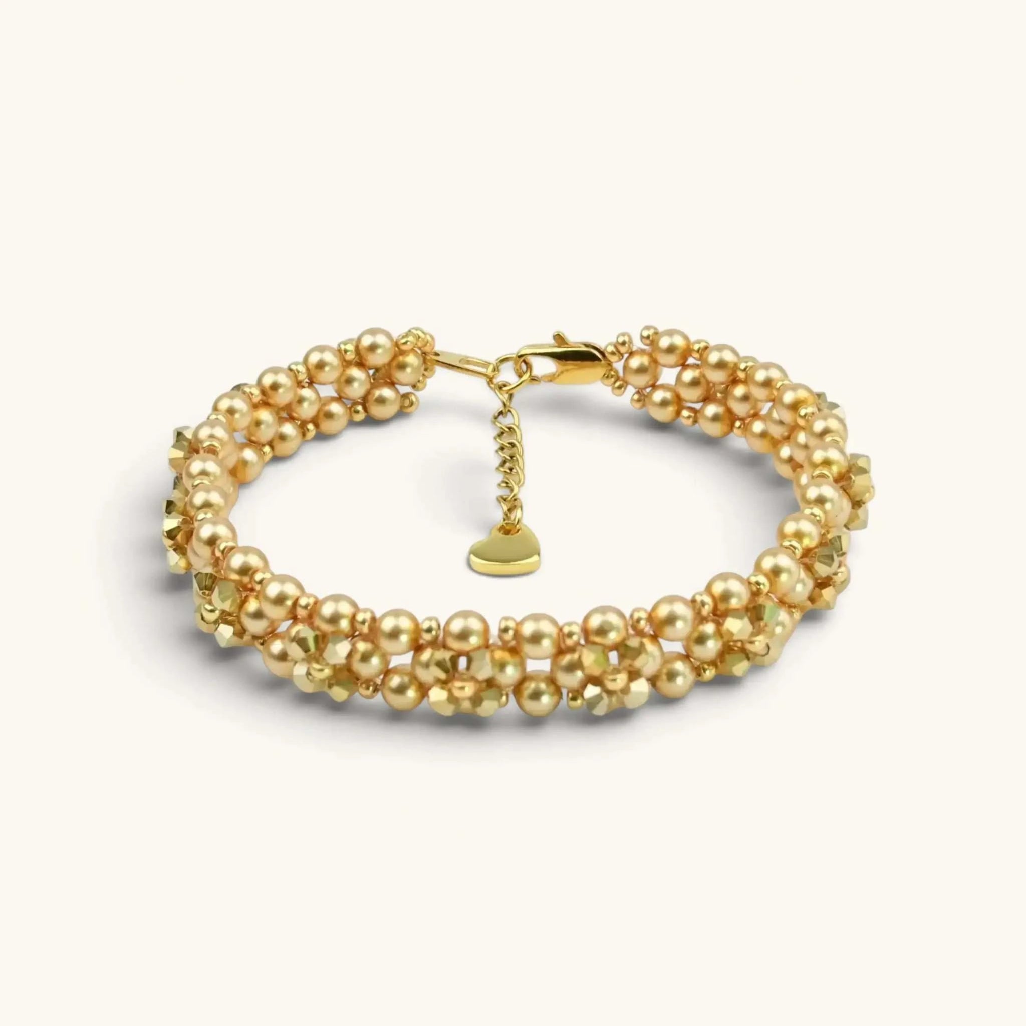 Elegantes Armband mit goldfarbenen Kristallperlen und feinen Rocailles für glamouröse Looks