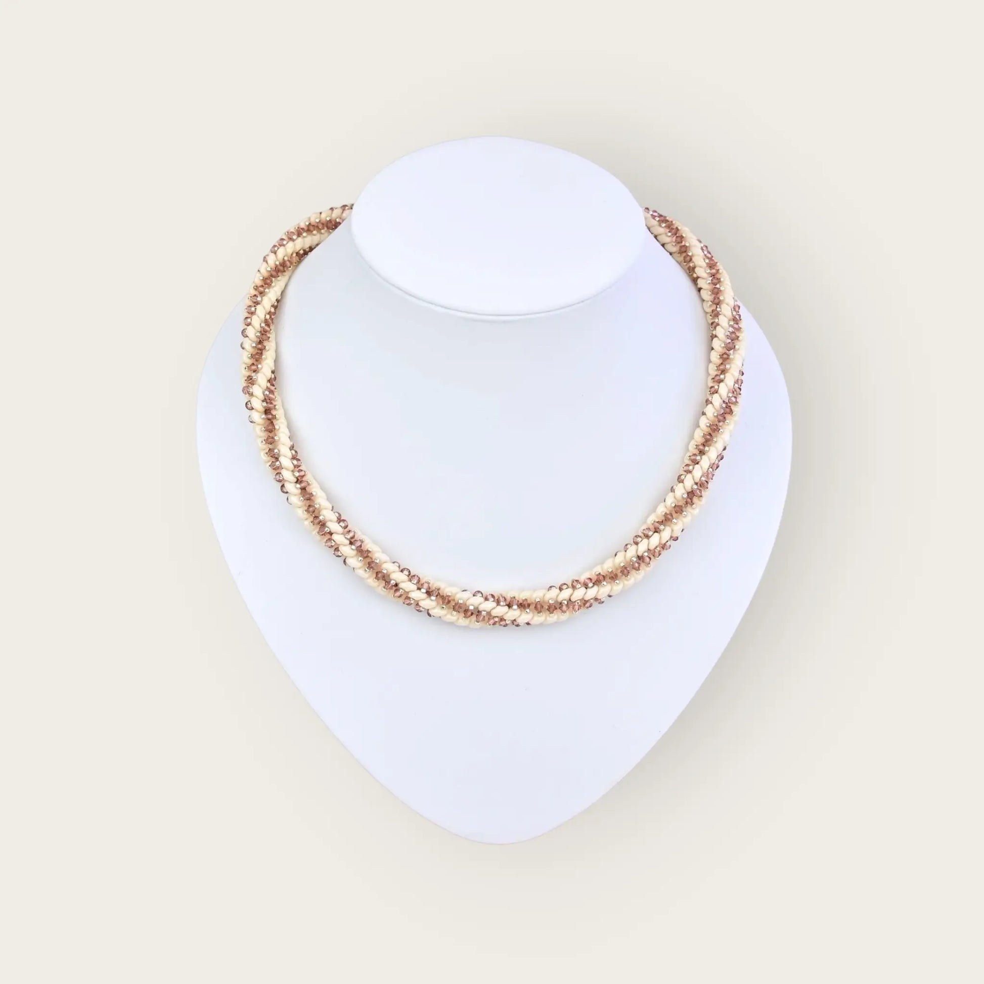 Elegante halskette für damen mit kristallen - perlenmieze