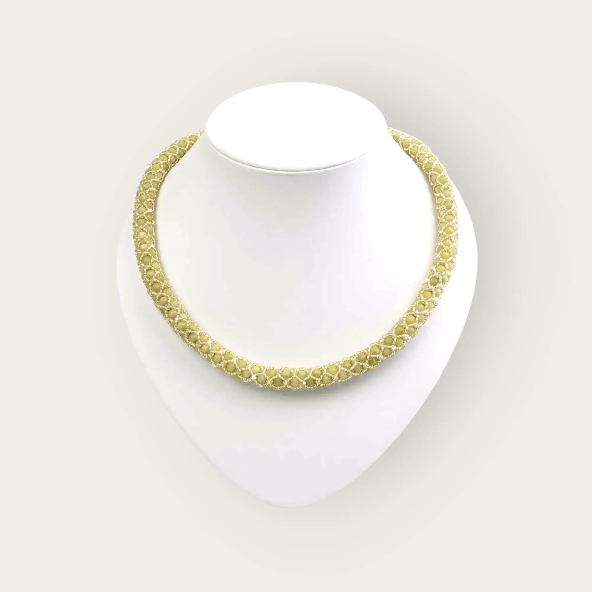 Elegante peridot kette in netzoptik - anja alsdorf