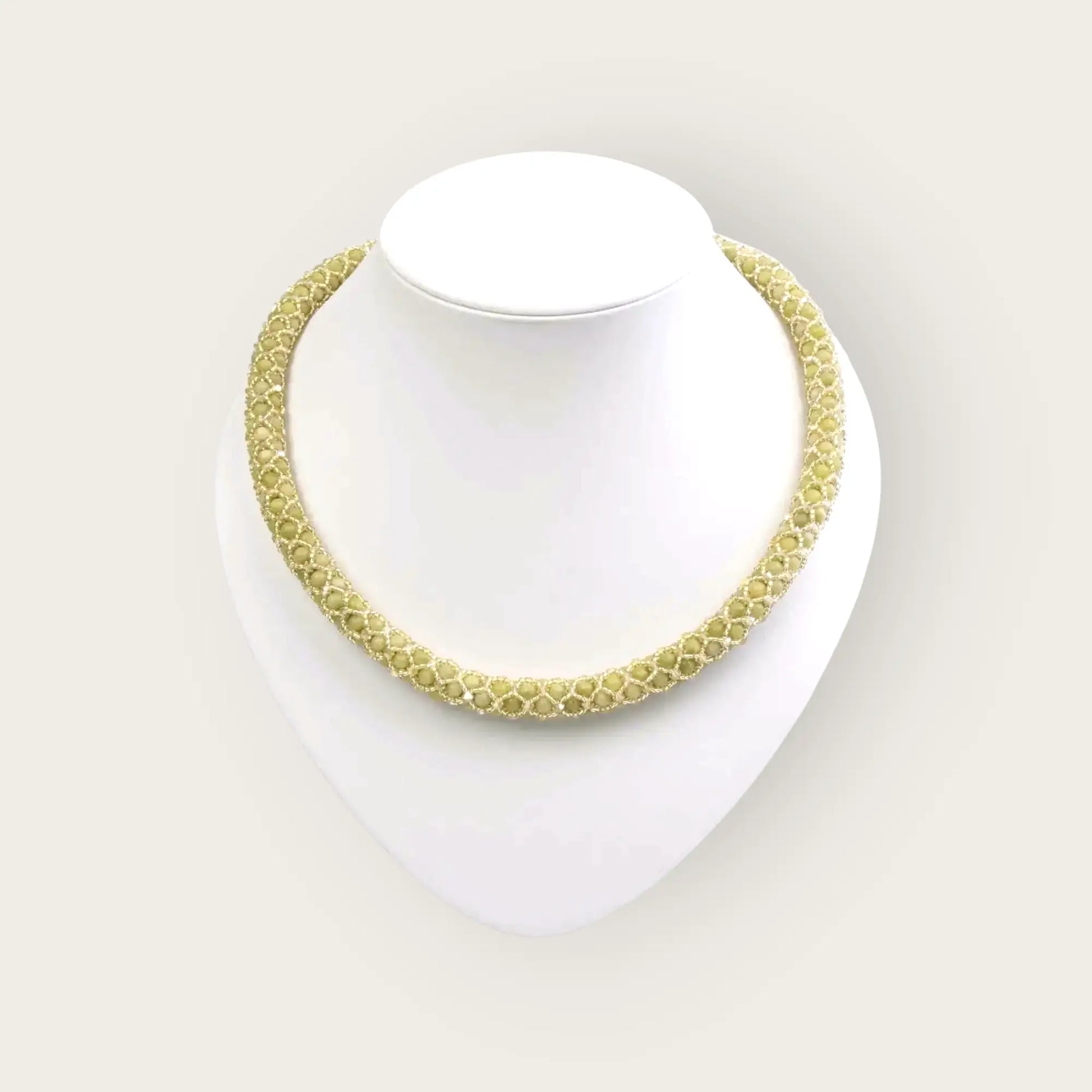 Elegante peridot kette in netzoptik - anja alsdorf