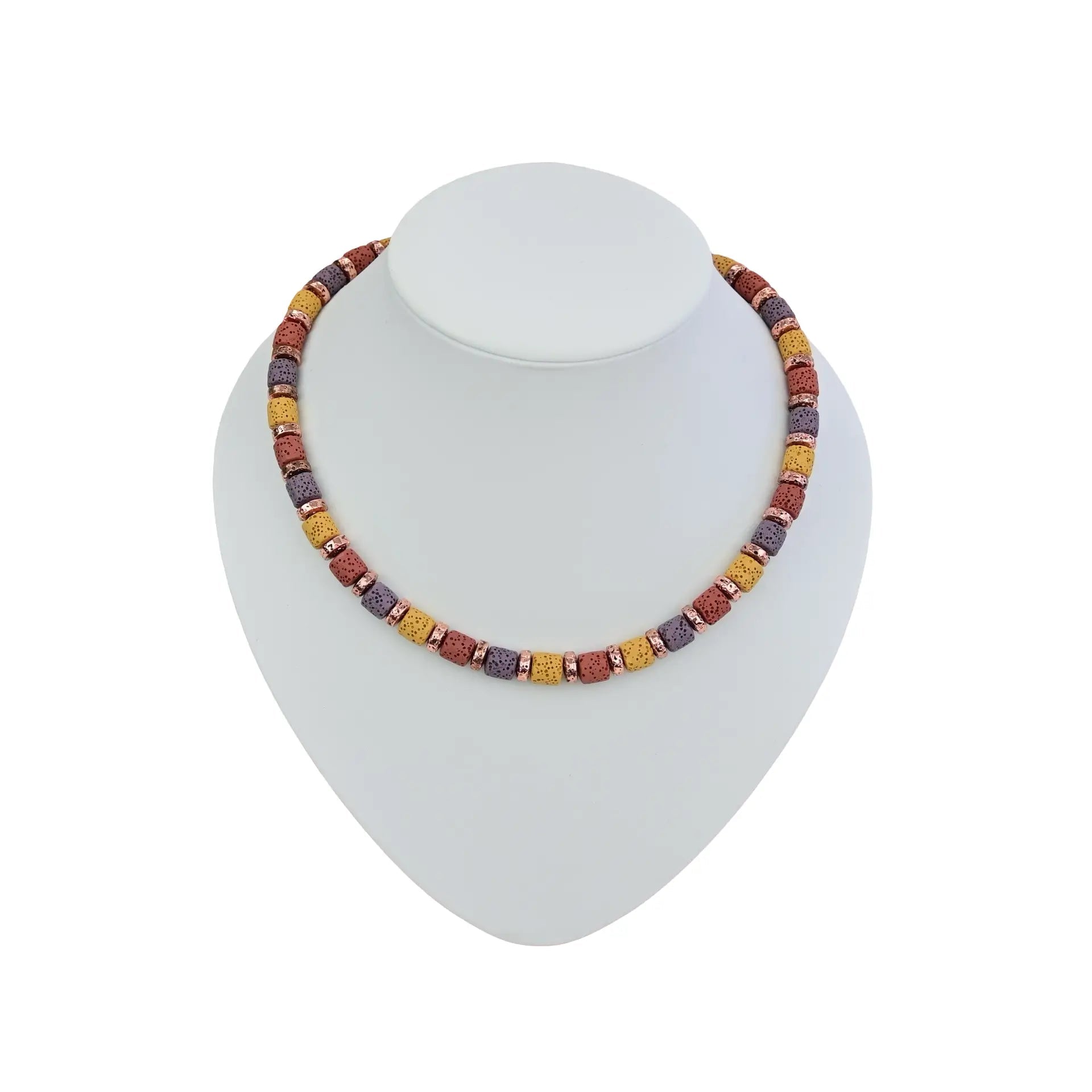 Kette mit bunten Lavasteinen verbindet natürliche Farben mit rosegoldenen Zwischenperlen für einen lebendigen Look