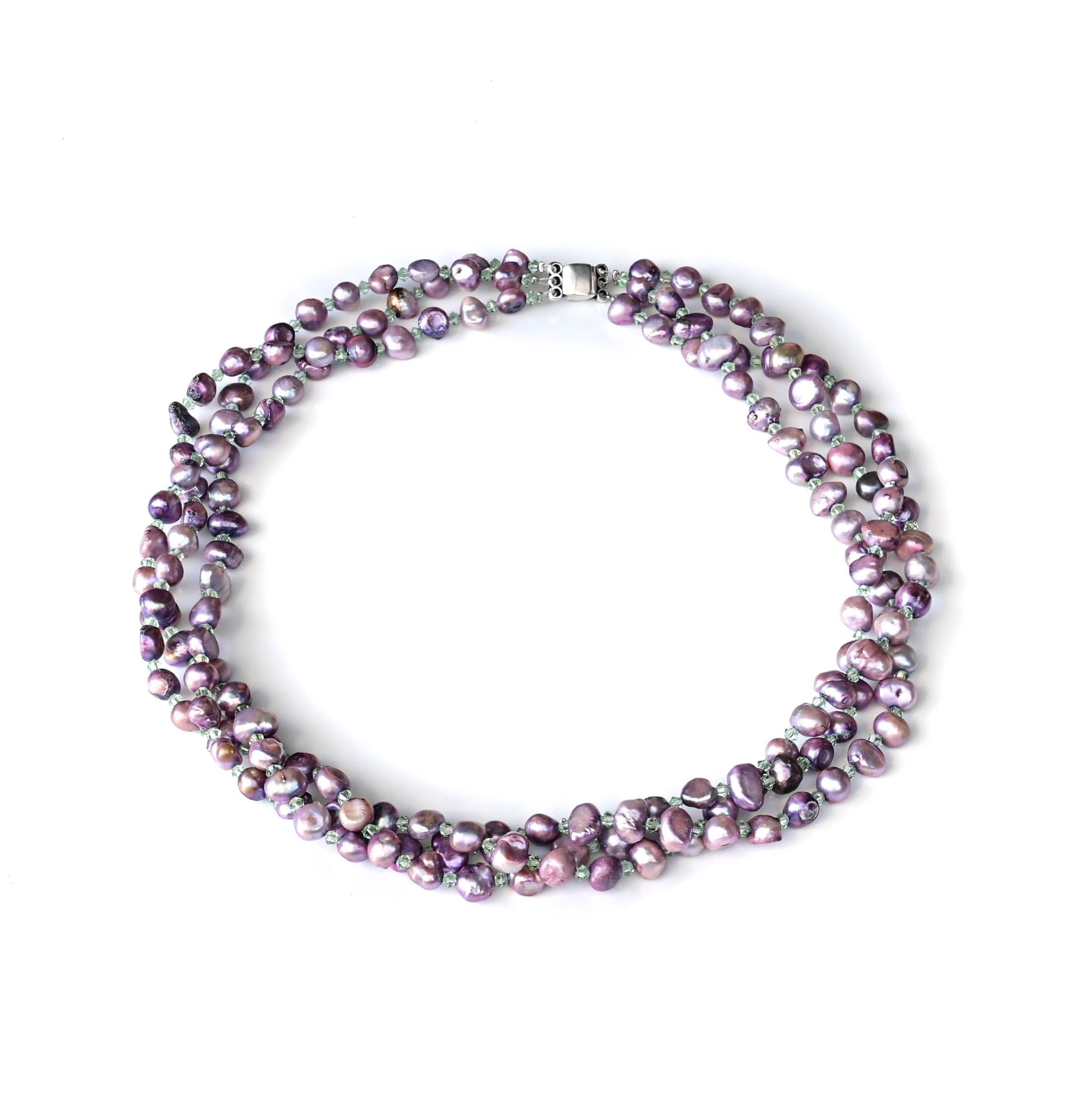 Elegante mehrreihige Kette mit Süßwasserperlen in zartem Lavendelton von Perlenmieze – ideal für festliche Anlässe oder den Alltag
