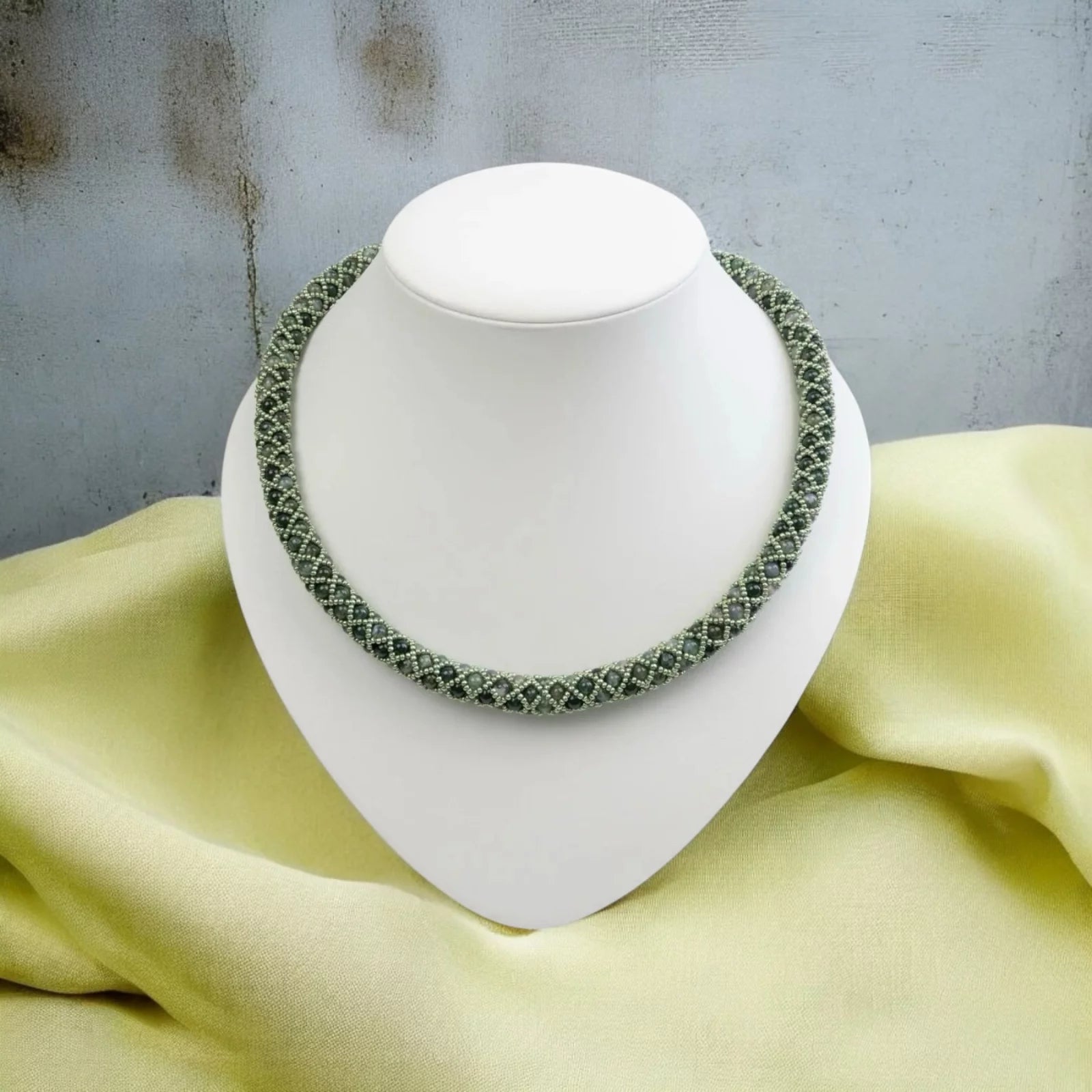 Moosachat Kette in Mesh Optik mit Rocailles und Magnetverschluss