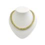 Goldfarbene peridot kette in netzoptik mit filigranem und kunstvollem mesh-design als choker halskette